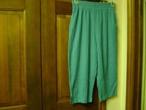 Women's Size Medium Capri Pants in Lawton, Oklahoma